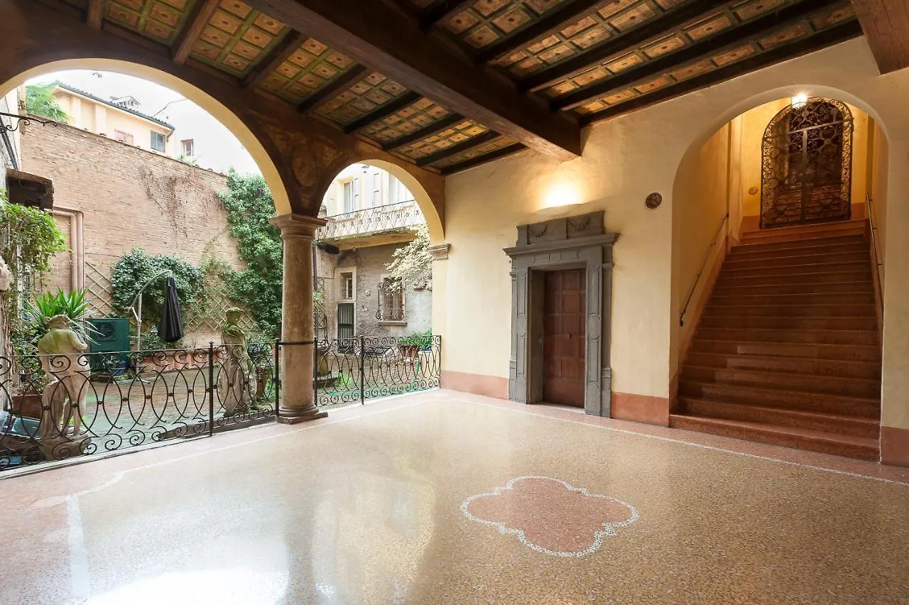 Bed & Breakfast Castellata La Suite Bologna Italy