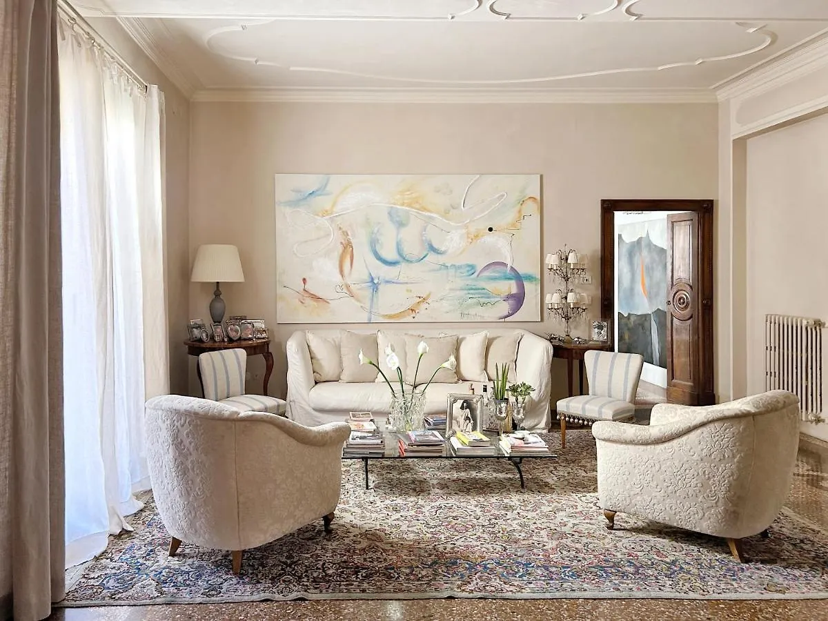 Castellata La Suite Μπολόνια 0*,