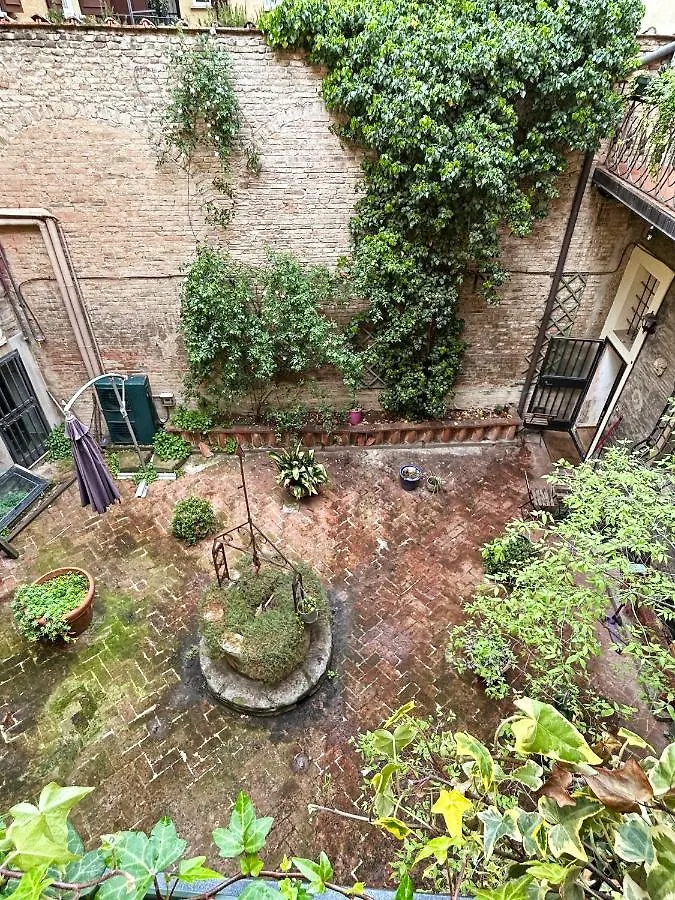 Castellata La Suite Bologna Bed & Breakfast